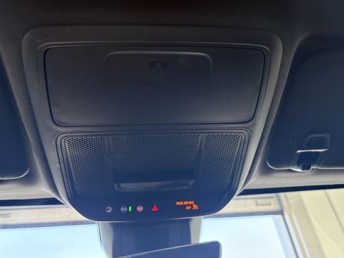 Used 2025 Chevrolet Equinox LT w/ Convenience Package II FWD image 19