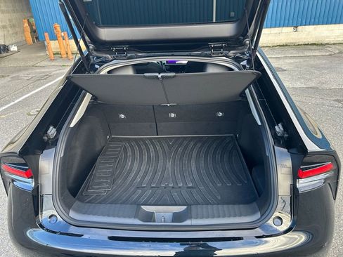 Used 2025 Toyota Prius AWD image 24