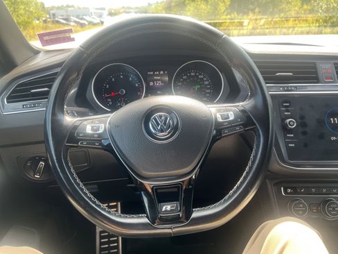 Used 2021 Volkswagen Tiguan SE R-Line image 21