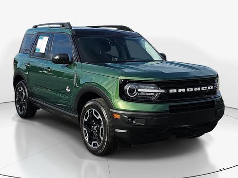 Used 2023 Ford Bronco Sport Outer Banks w/ Tech Package AWD/4WD image 3