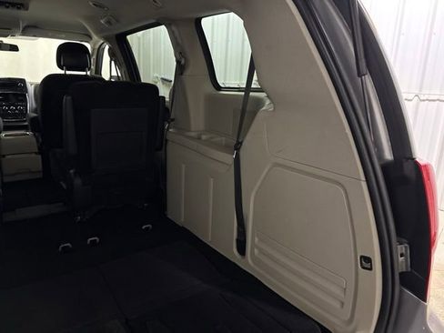 Used 2014 Dodge Grand Caravan SXT w/ Rear Park Assist Package FWD image 14