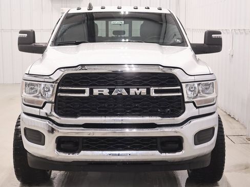 Used 2024 RAM 2500 Tradesman w/ Chrome Appearance Group image 5