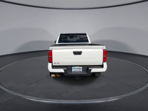 Certified 2025 Toyota Tacoma SR5 AWD/4WD image 7