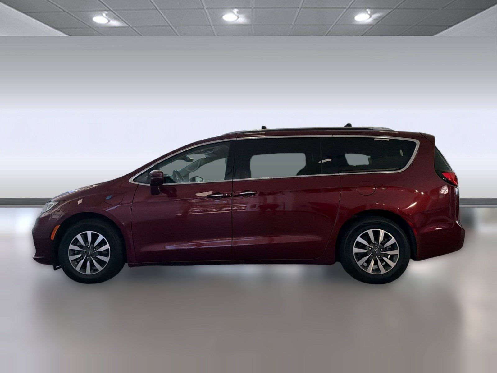 Used 2021 Chrysler Pacifica Touring-L w/ Uconnect Theater Family Group FWD image 2