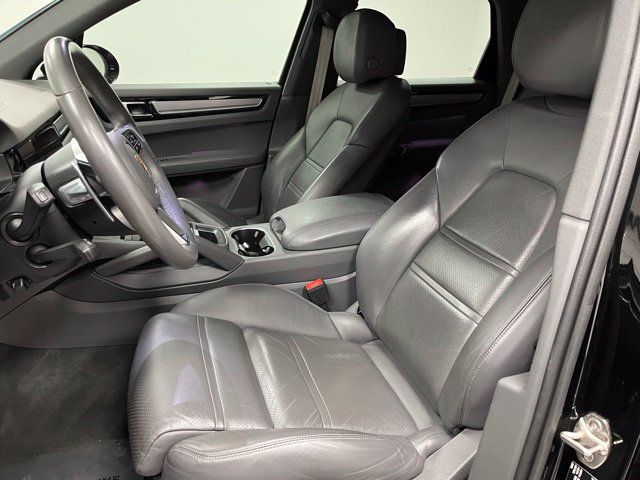 Used 2022 Porsche Cayenne Platinum Edition AWD/4WD image 39
