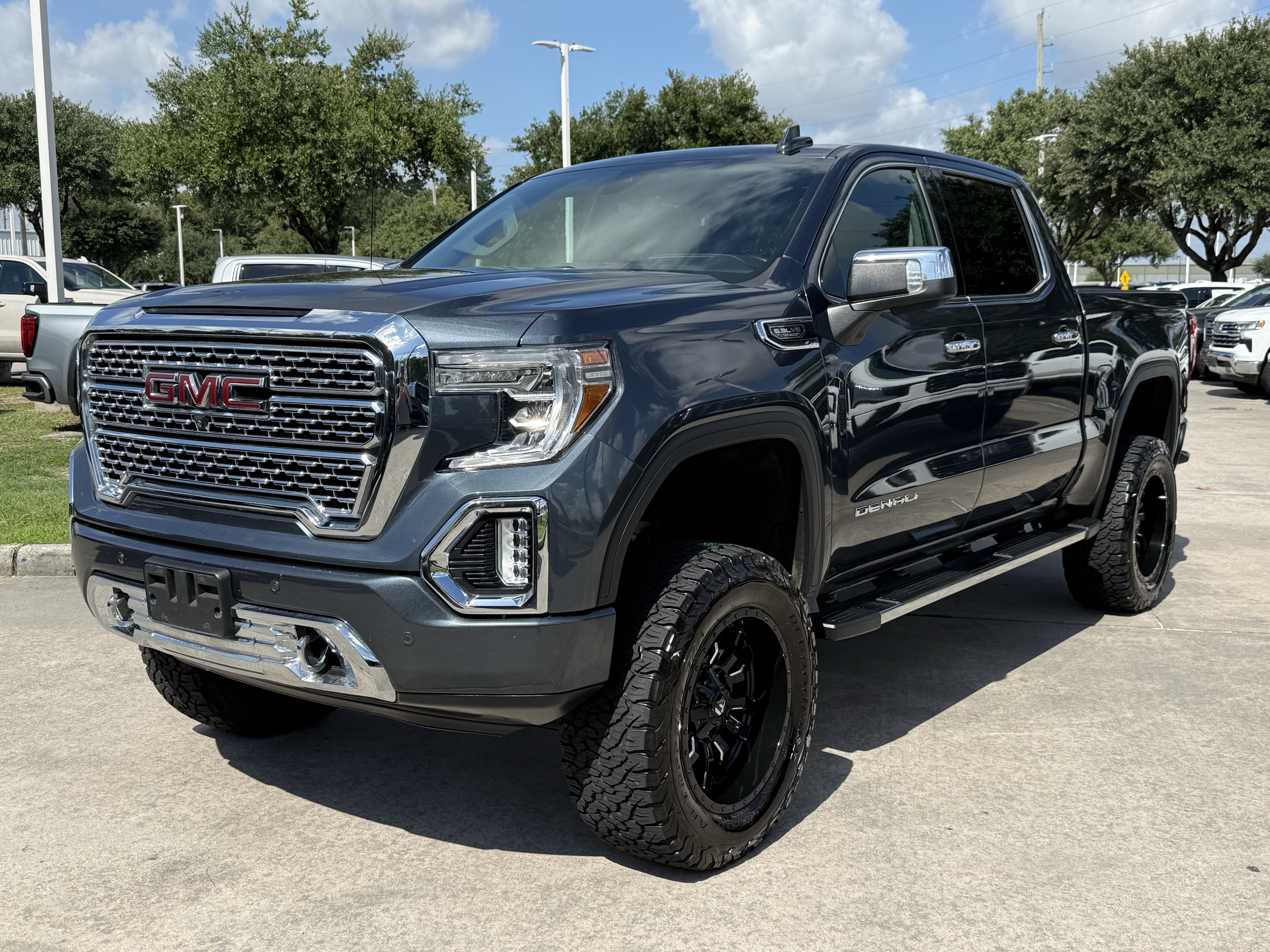 Used 2019 GMC Sierra 1500 Denali w/ Technology Package AWD/4WD image 8