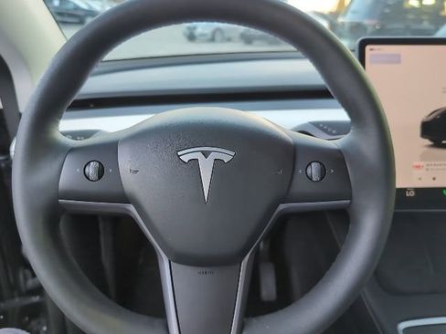 Used 2024 Tesla Model Y Long Range image 11