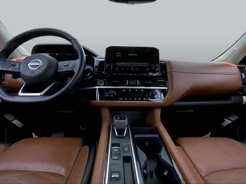 Used 2024 Nissan Pathfinder Platinum FWD image 15