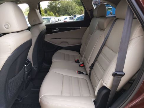 Used 2020 Kia Sorento EX FWD image 13