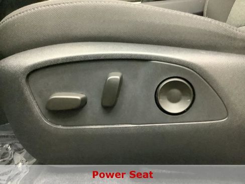 Used 2025 GMC Acadia Elevation image 15