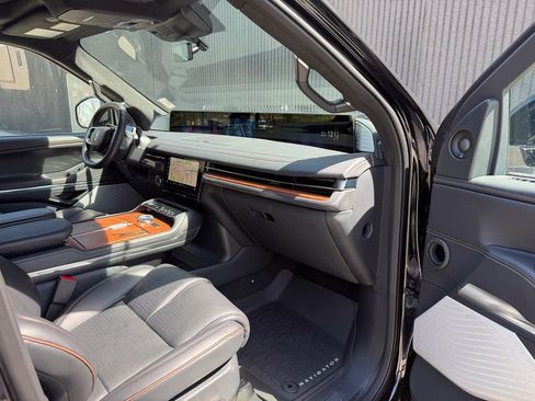 New 2026 Lincoln Navigator L Black Label AWD/4WD image 29