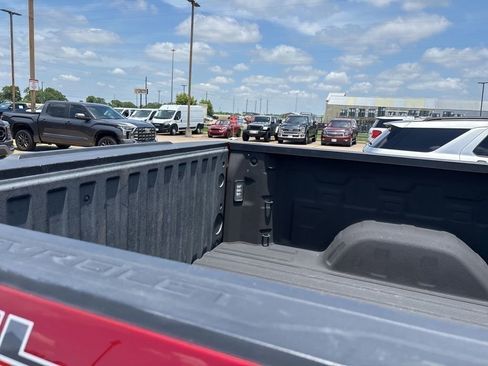 Used 2021 Chevrolet Silverado 1500 LT Trail Boss w/ Convenience Package II AWD/4WD image 11