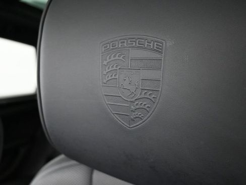 Certified 2023 Porsche Macan AWD/4WD image 11