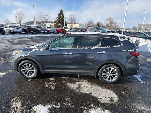 Used 2017 Hyundai Santa Fe SE image 8