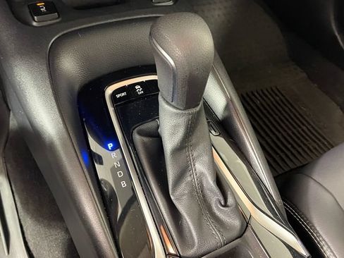 Used 2022 Toyota Corolla XLE FWD image 9