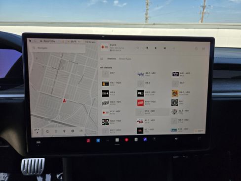 Used 2021 Tesla Model S Long Range image 11