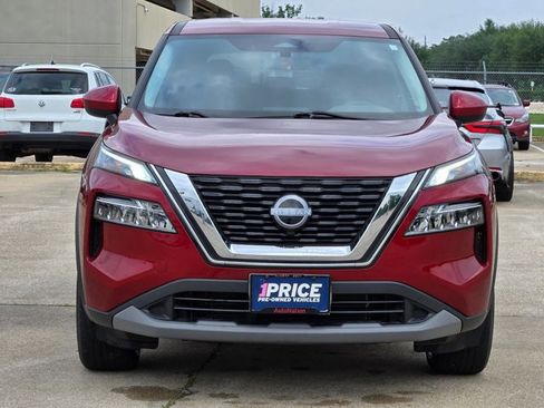 Used 2023 Nissan Rogue SV FWD image 2