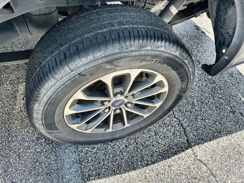 Used 2019 Ford F150 XLT w/ Equipment Group 302A Luxury RWD image 5