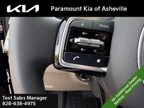 New 2026 Kia Carnival FWD image 13