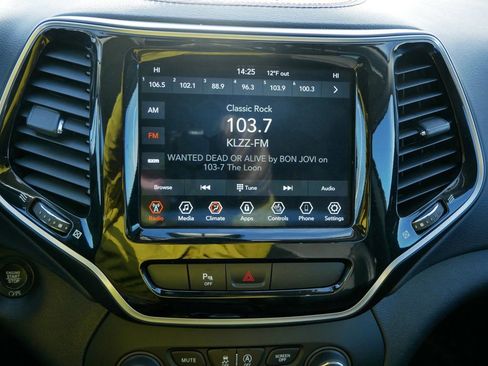 Used 2020 Jeep Cherokee Limited image 23