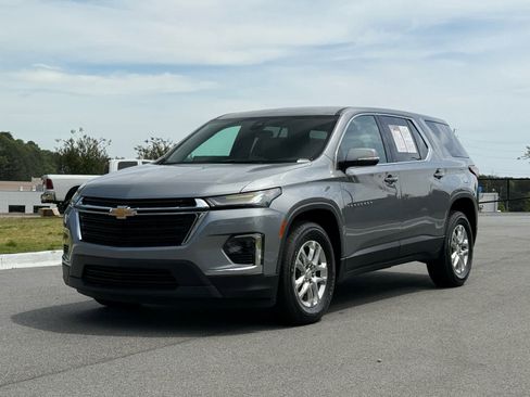 Used 2023 Chevrolet Traverse LS w/ Safety Package FWD image 2