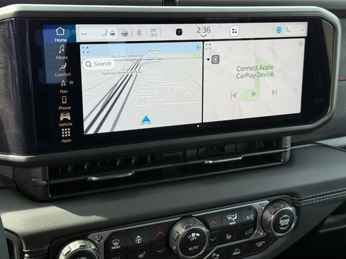 Used 2025 Jeep Gladiator Rubicon image 18