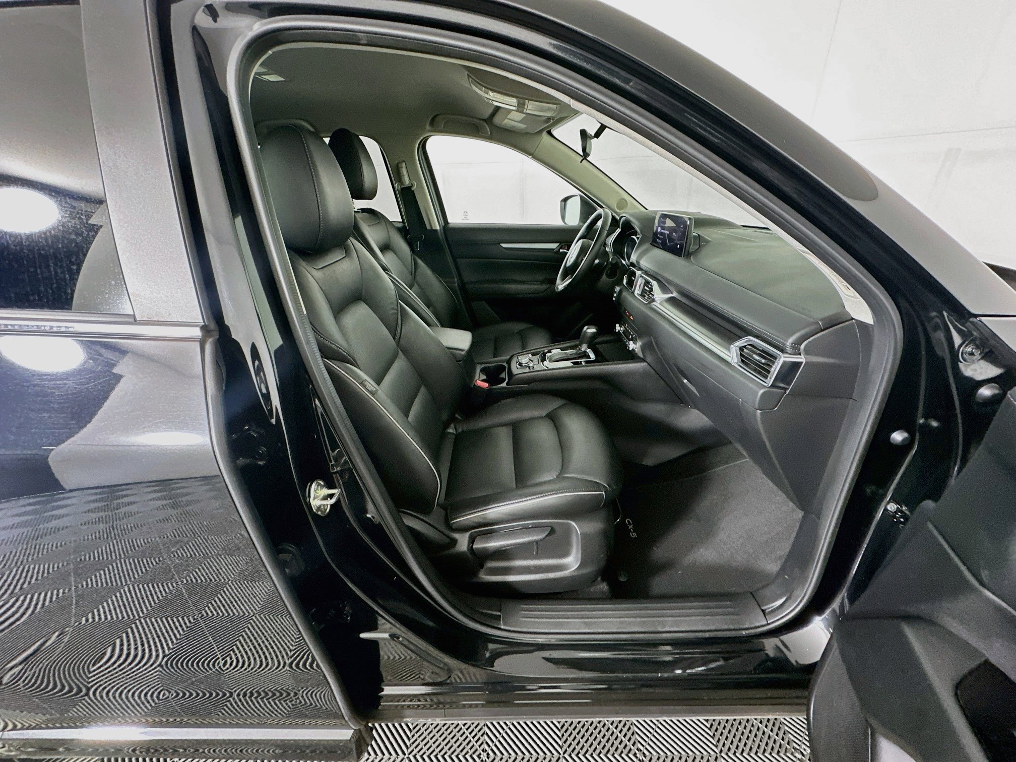 Used 2025 MAZDA CX-5 AWD 2.5 S w/ Select Package image 30