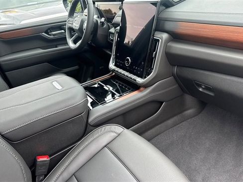 New 2026 GMC Yukon Denali w/ Denali Reserve Package image 17