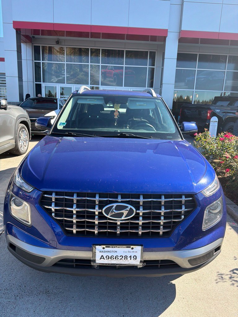 Used 2022 Hyundai Venue SEL FWD image 1