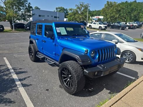 Used 2024 Jeep Wrangler Unlimited Sport AWD/4WD image 2