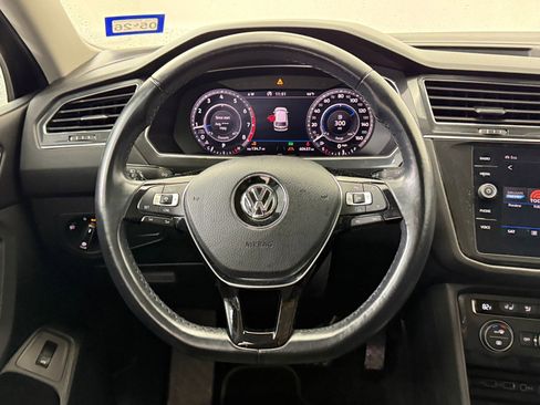 Used 2018 Volkswagen Tiguan SEL Premium image 18