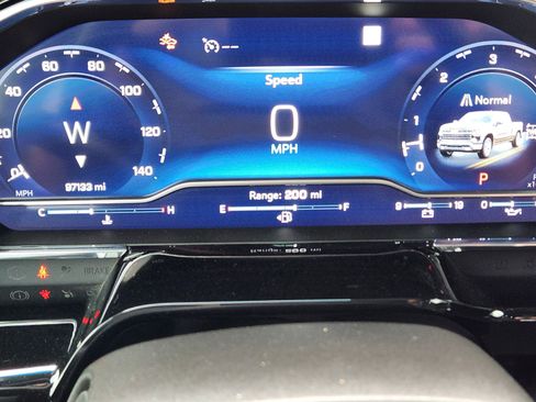 Used 2023 Chevrolet Silverado 1500 LT w/ Z71 Off-Road Package image 13