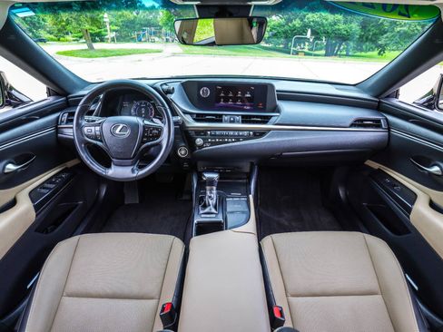 Used 2021 Lexus ES 350 w/ Accessory Package 2 FWD image 2