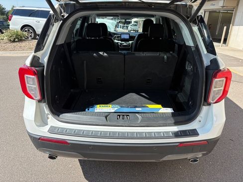 Used 2022 Ford Explorer XLT w/ Equipment Group 202A AWD/4WD image 27