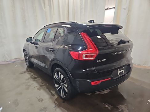 Used 2024 Volvo XC40 B5 Plus w/ Protection Package Premier image 7