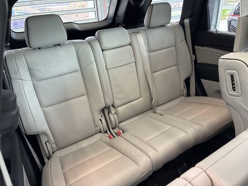 Used 2017 Jeep Grand Cherokee Summit AWD/4WD image 11