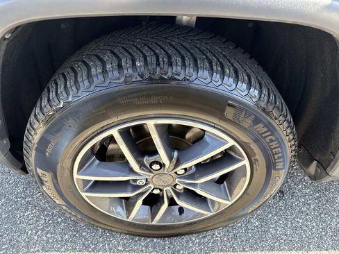 Used 2019 Jeep Grand Cherokee Limited w/ Trailer Tow Group IV image 12