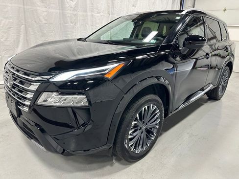 Used 2026 Nissan Rogue Platinum w/ Platinum Premium Package AWD/4WD image 3