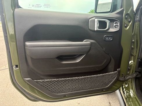 Used 2024 Jeep Wrangler Unlimited AWD/4WD image 10