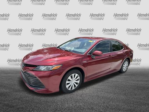 Used 2019 Toyota Camry LE FWD image 5