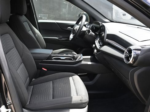 Used 2025 Chevrolet Equinox LT FWD image 12