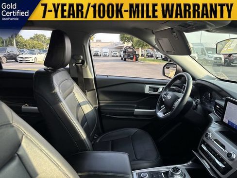 Used 2021 Ford Explorer XLT w/ Equipment Group 202A AWD/4WD image 18