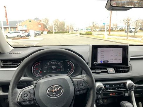 Used 2025 Toyota RAV4 XLE image 16