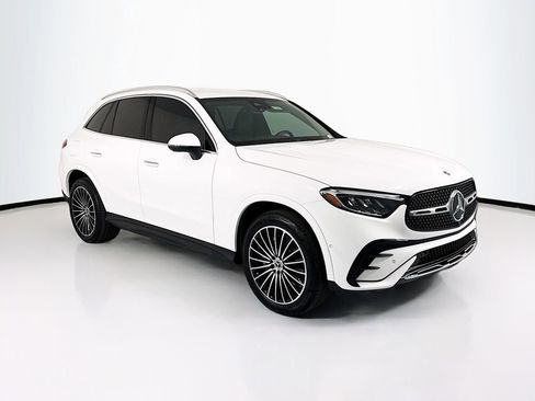 Certified 2025 Mercedes-Benz GLC 300 image 3