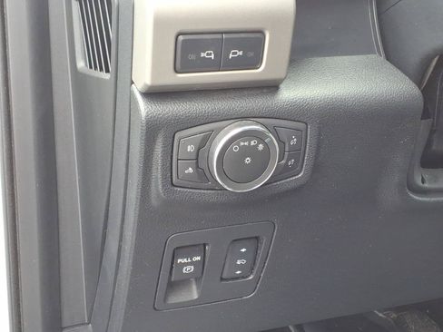 Used 2015 Ford F150 Lariat AWD/4WD image 17