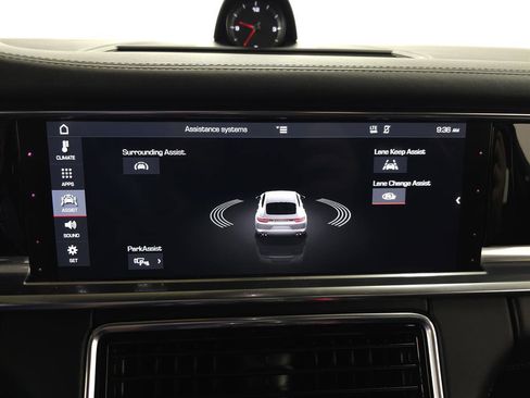 Used 2020 Porsche Panamera image 26