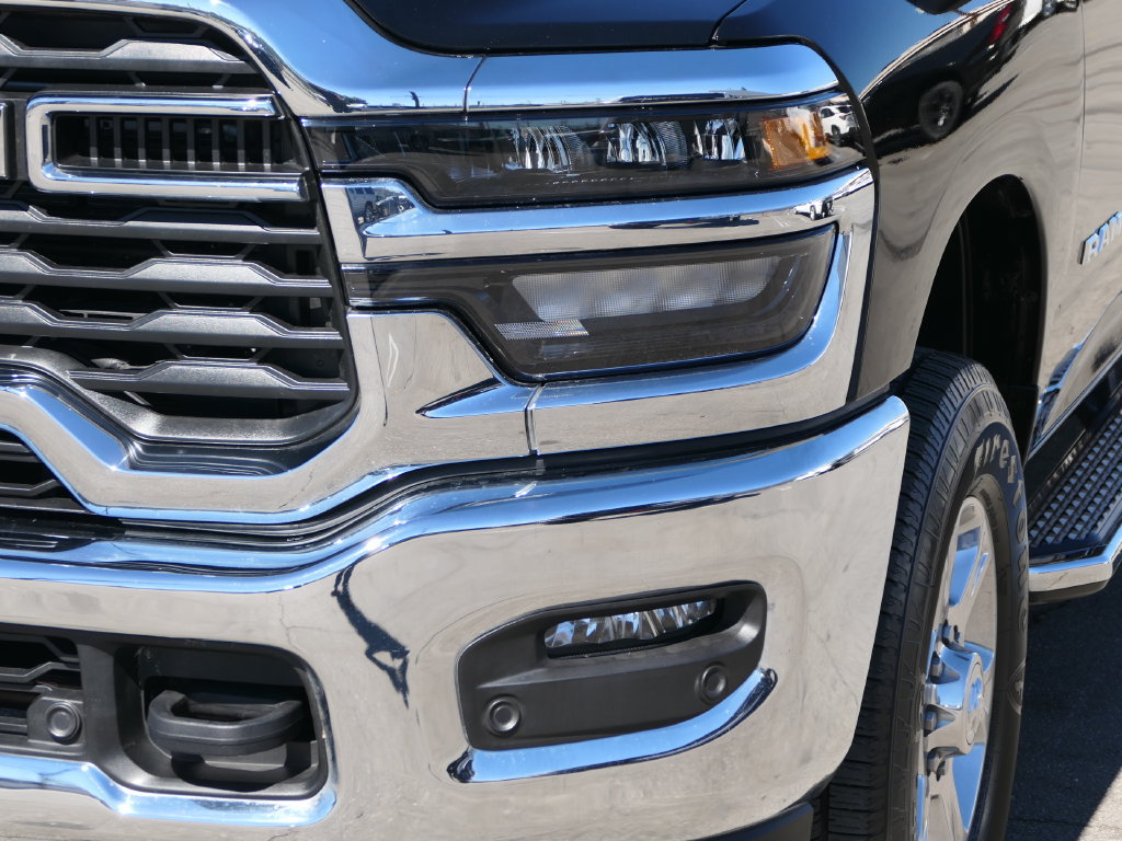 Used 2026 RAM 2500 Big Horn AWD/4WD image 9