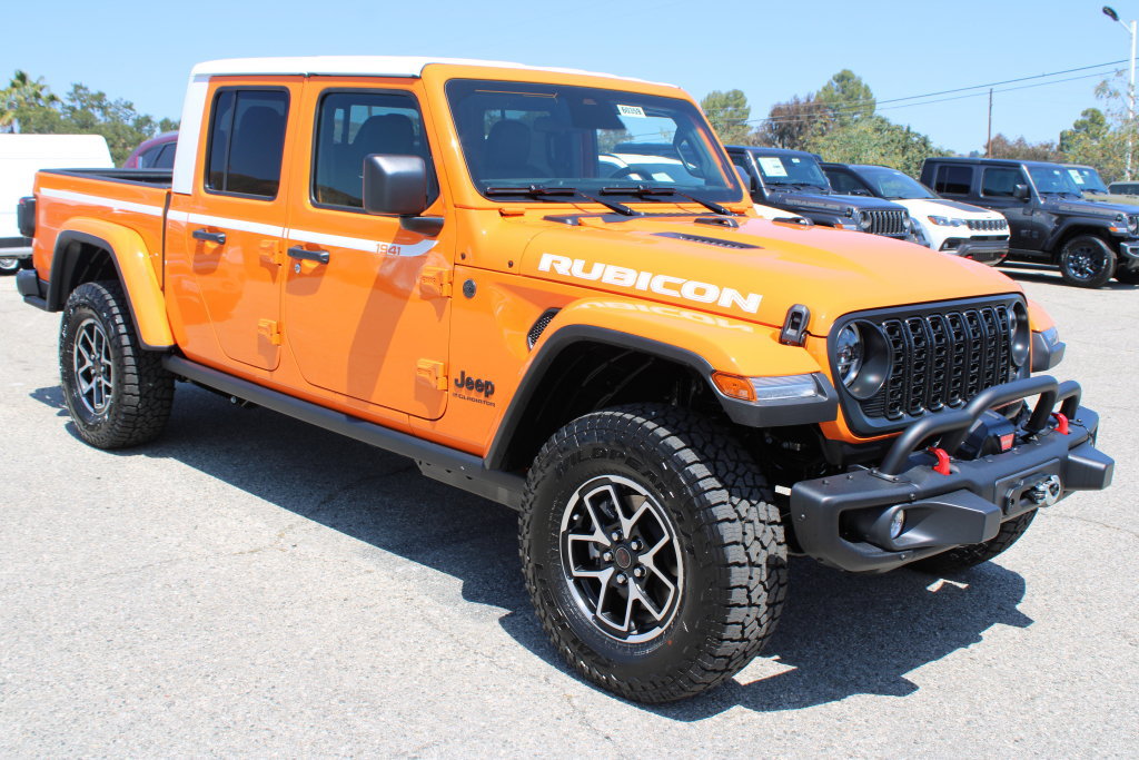 New 2026 Jeep Gladiator Rubicon w/ Capability Package AWD/4WD image 3