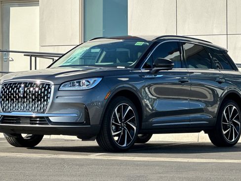 New 2025 Lincoln Corsair Reserve image 7