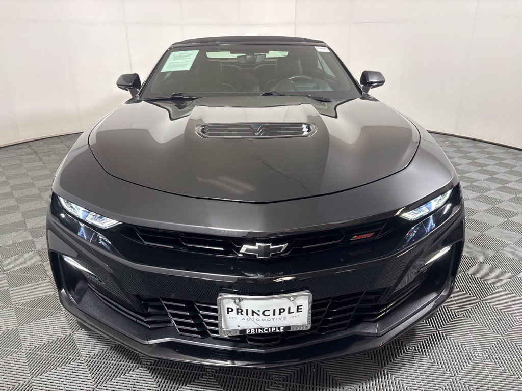 Used 2020 Chevrolet Camaro SS RWD image 3